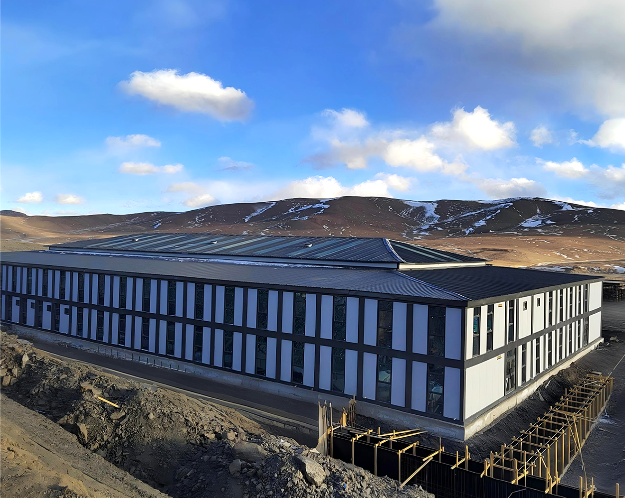 Modular Emergency Housing Solutions for Challenging Climates and Remote Camps